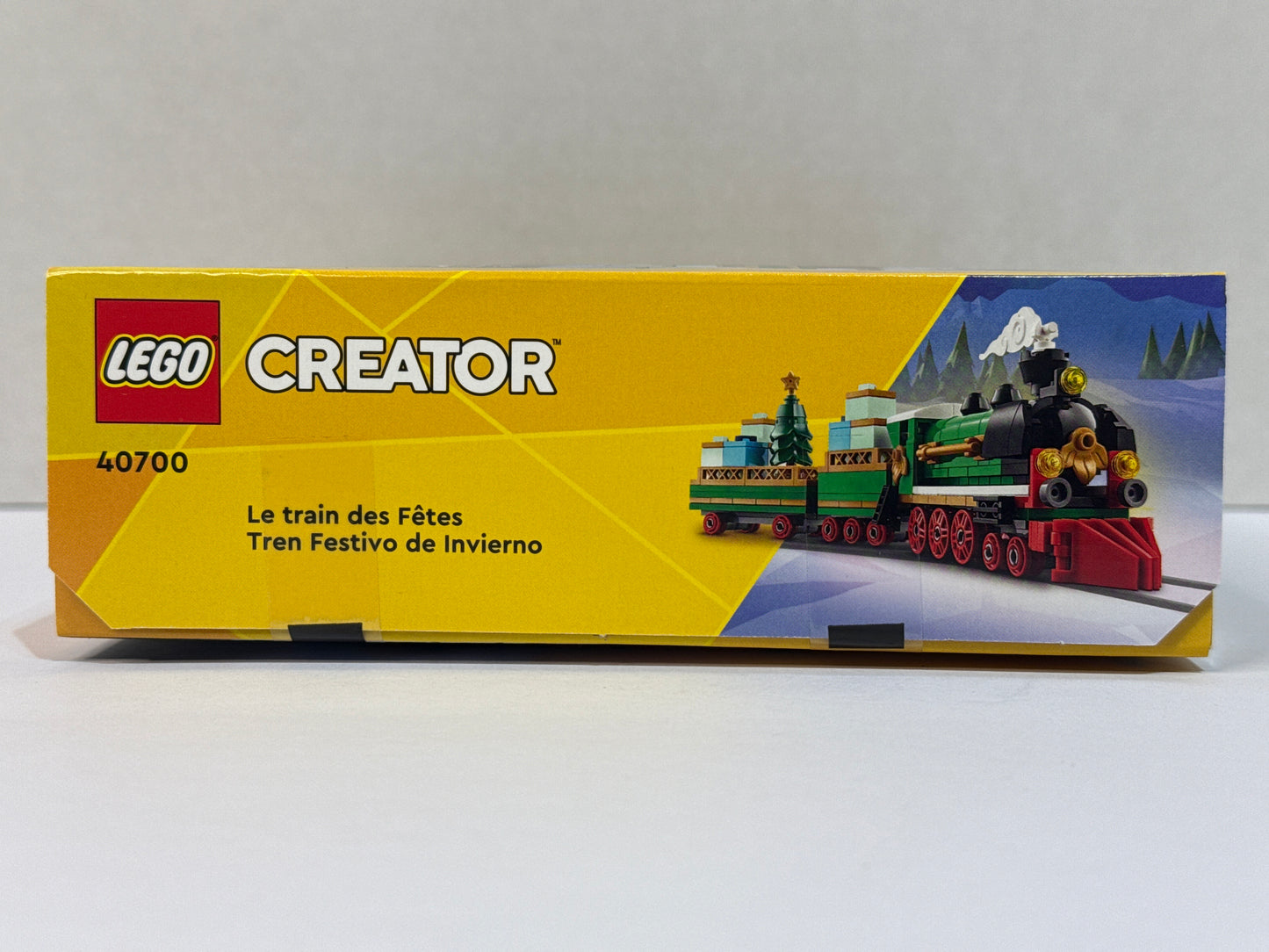 40700 Winter Holiday Train (2024)